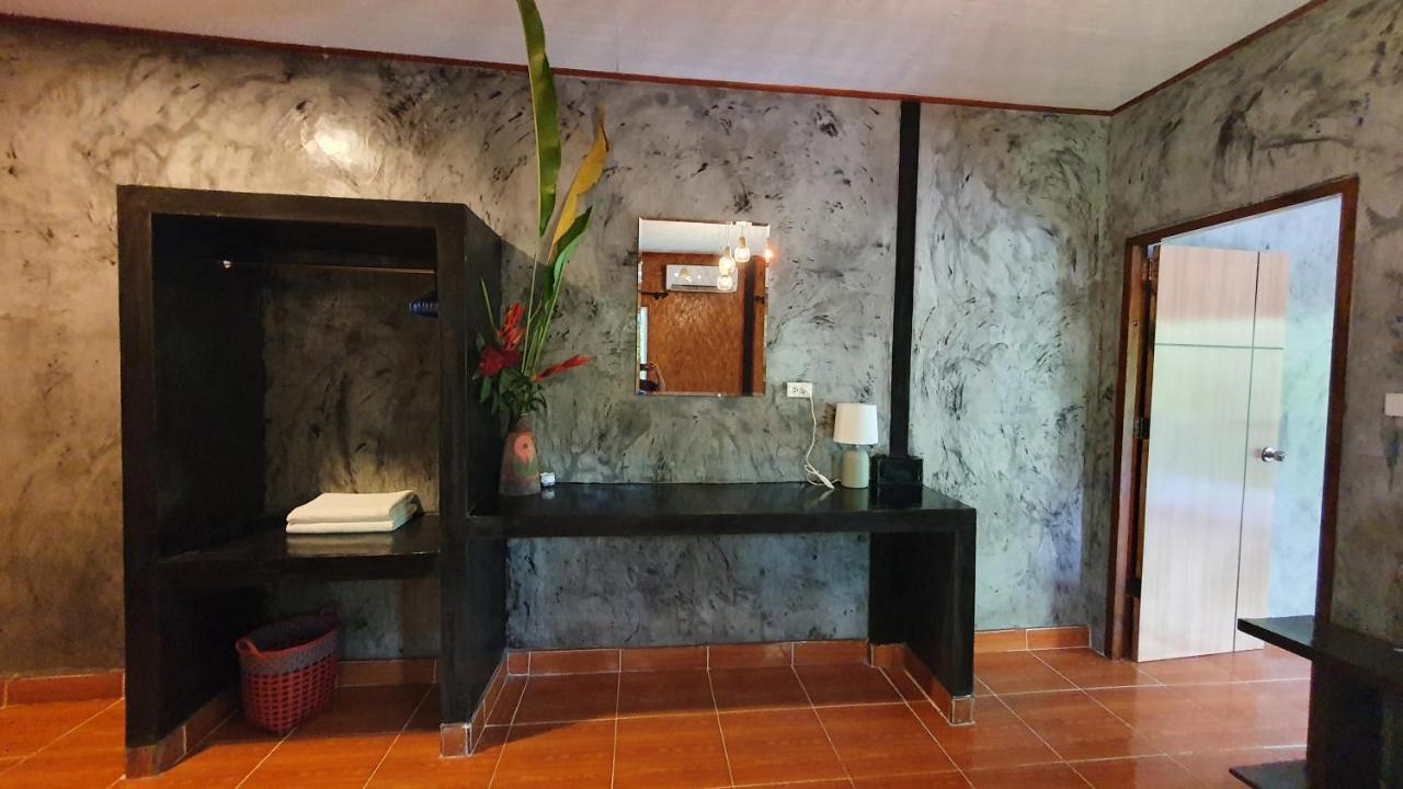 Safina Pool Villa Ko Lanta エクステリア 写真